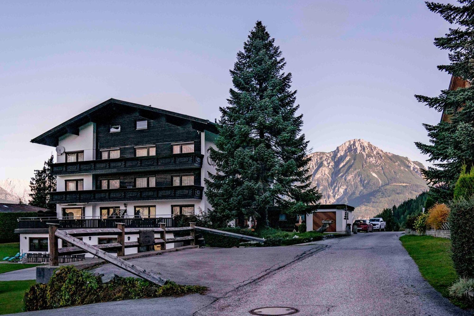 Ferienwohnungen Monja Und Dietmar Thoeni Arzl im Pitztal Eksteriør billede