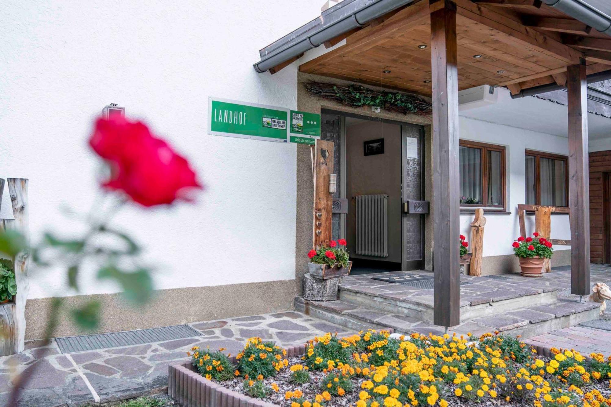 Ferienwohnungen Monja Und Dietmar Thoeni Arzl im Pitztal Eksteriør billede